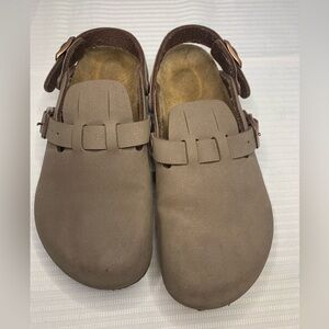BIRKENSTOCK Tokio clog. GC SZ 33. Youth